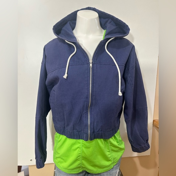 NWT FOREVER 21 CROPPED HOODED DENIM JACKET ZIPPER POCKETS DARK PURPLE SIZE SMALL - Picture 4 of 7